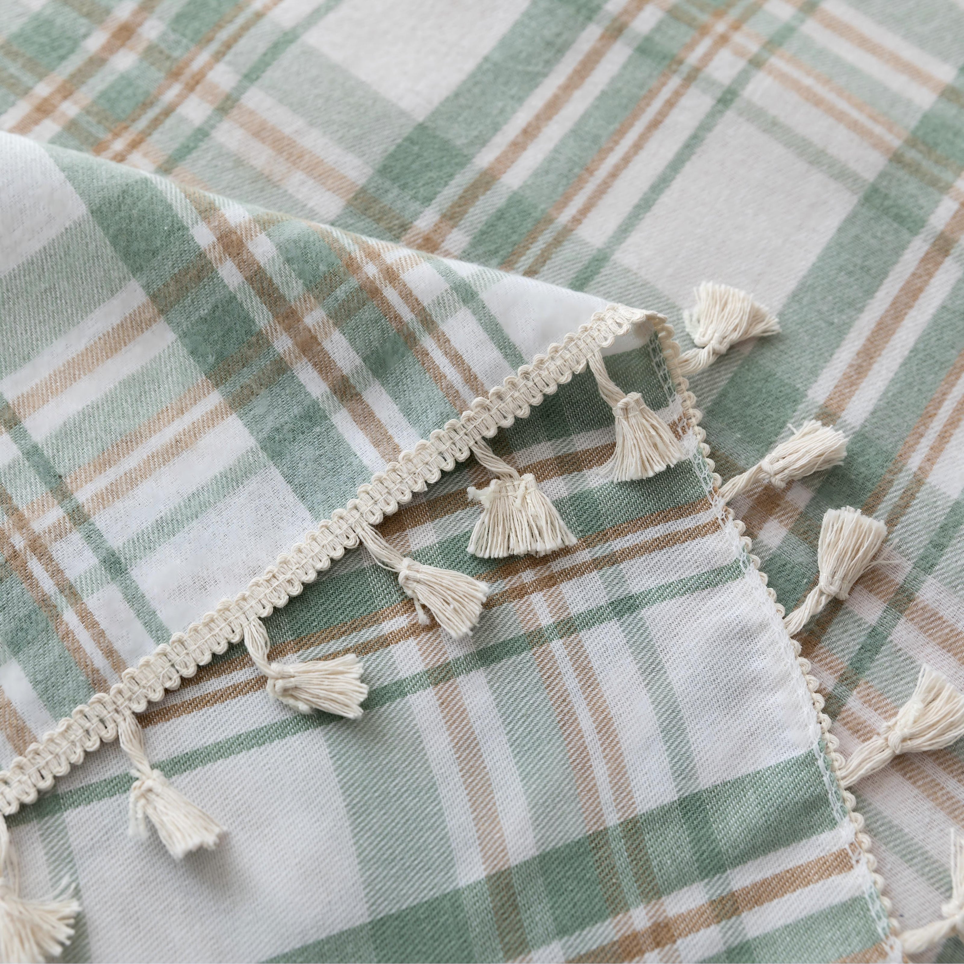 Green White Plaid Rectangle Tablecloth Farmhouse Tassel Design