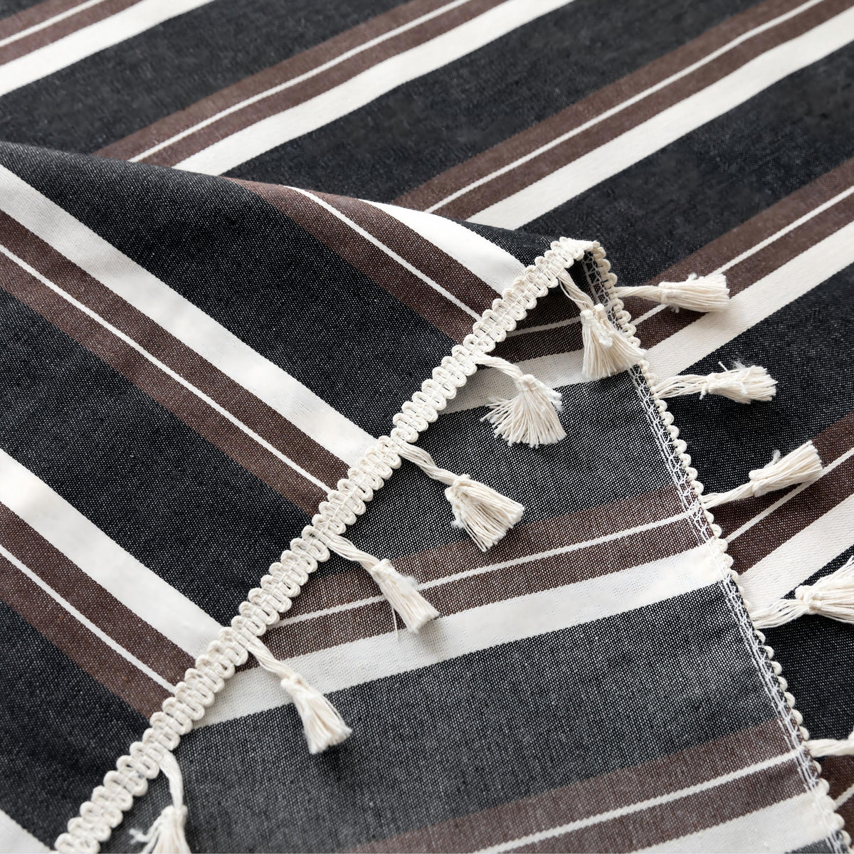 Plaid Rectangle Tablecloth Farmhouse Tassel Design