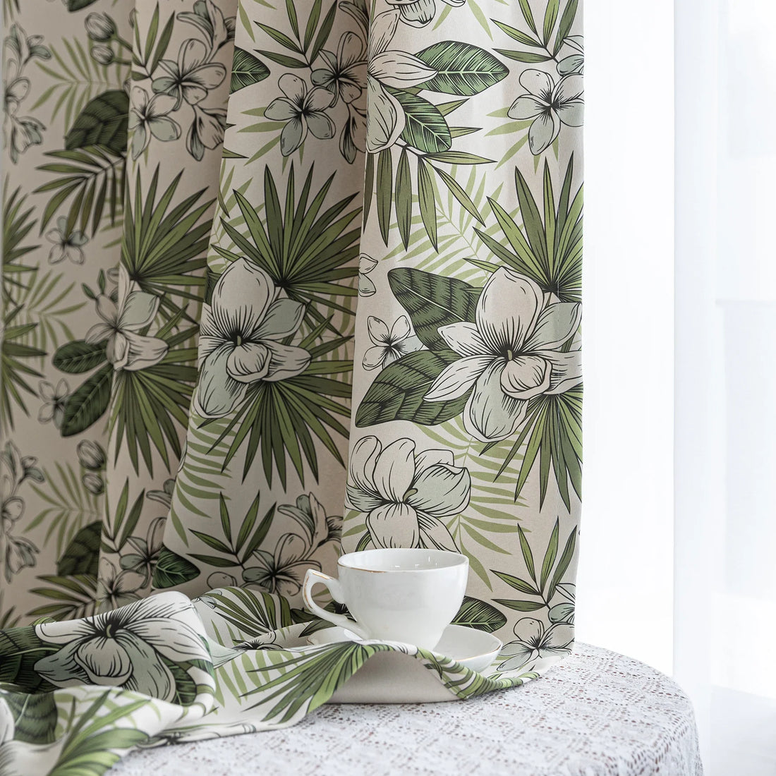 Tropical leaf and white hibiscus flower blackout curtain with lush green foliage design, ideal for bringing a refreshing botanical vibe to your space while blocking sunlight and enhancing privacy.