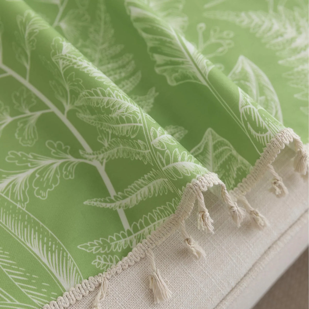 Fresh Green Leaf Sofa Cover ¨C Refresh your living space with this nature-inspired sofa cover featuring a soft green background adorned with delicate white leaf patterns. Crafted from durable, breathable fabric, it offers excellent protection against spills, stains, and everyday wear while adding a calming, botanical touch to your home d¨¦cor. Perfect for modern, eco-friendly, or minimalist interiors, this slipcover blends style and functionality, instantly revitalizing your couch with a fresh, inviting loo