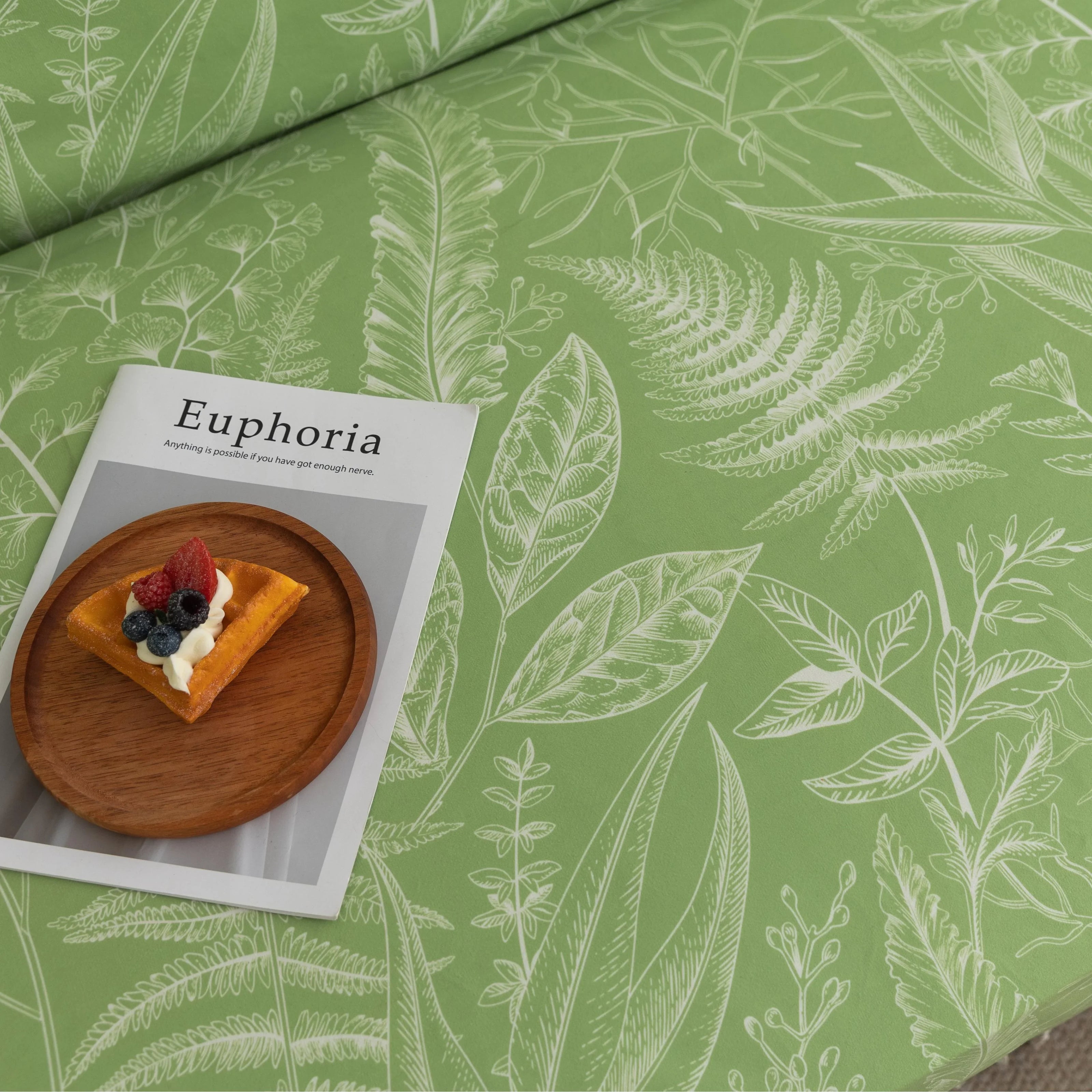 Fresh Green Leaf Sofa Cover ¨C Refresh your living space with this nature-inspired sofa cover featuring a soft green background adorned with delicate white leaf patterns. Crafted from durable, breathable fabric, it offers excellent protection against spills, stains, and everyday wear while adding a calming, botanical touch to your home d¨¦cor. Perfect for modern, eco-friendly, or minimalist interiors, this slipcover blends style and functionality, instantly revitalizing your couch with a fresh, inviting loo