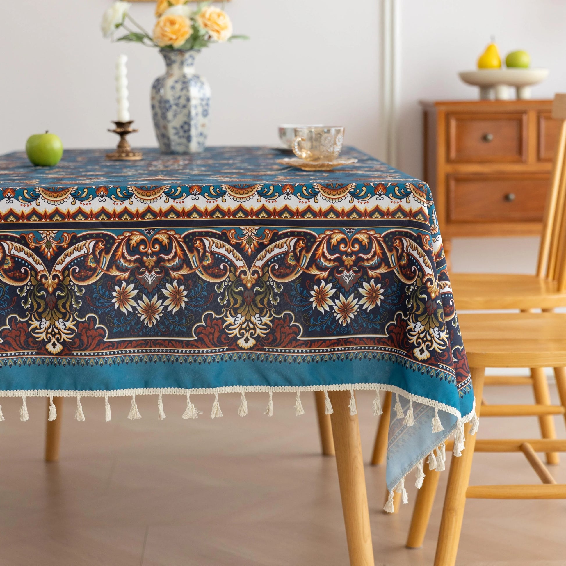 Add elegance to your dining with this floral tassel tablecloth. Perfect for everyday meals, parties, and festive décor with a stylish vintage touch.